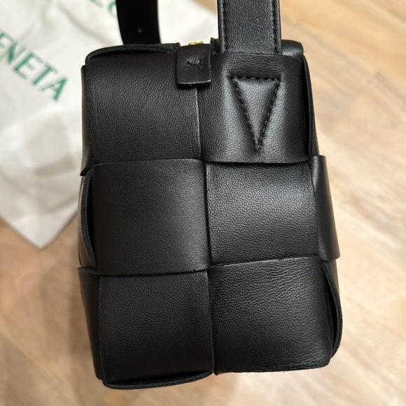 Bottega Veneta Brick Cassette Shoulder Bag - Picture 7 of 10